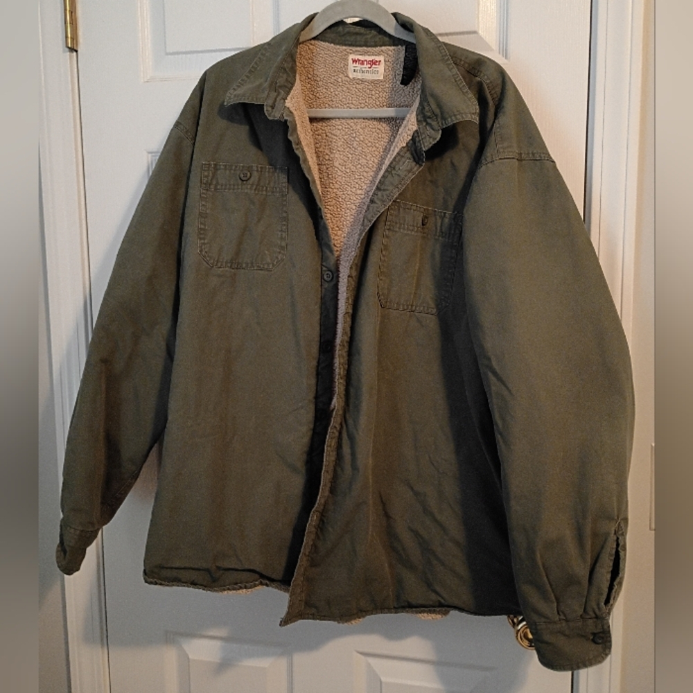 Wrangler Men's Sherpa Lined Olive Jacket